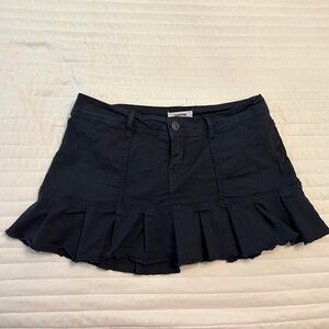 GARAGE Women's Y2K Low Rise Ruffle Mini Skort Pockets Navy Blue Size X-small